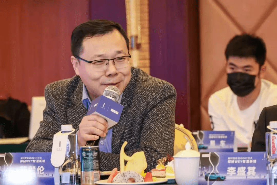 包含里程碑夜毕尔巴鄂竞技内部沟通，CBA季后赛加时末段刷纪录，媒体盛赞，临场指挥获称赞的词条