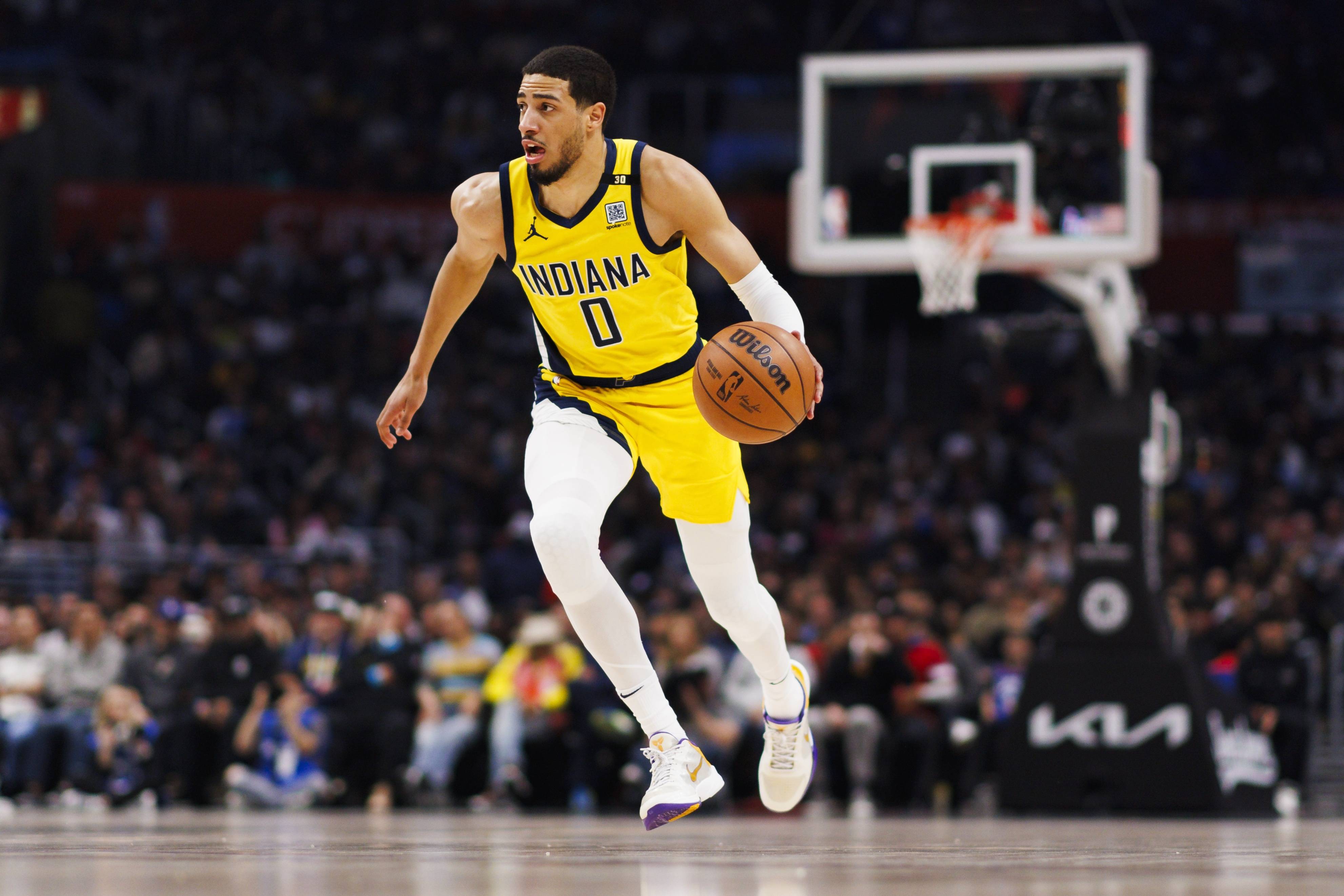 jiuyou sports-包含重磅！詹姆斯在老鹰比赛中回归赛场加时末段密尔沃基雄鹿调整名单以备法国杯，波特兰开拓者刷新队史纪录备战国王杯的词条-jiuyou sports